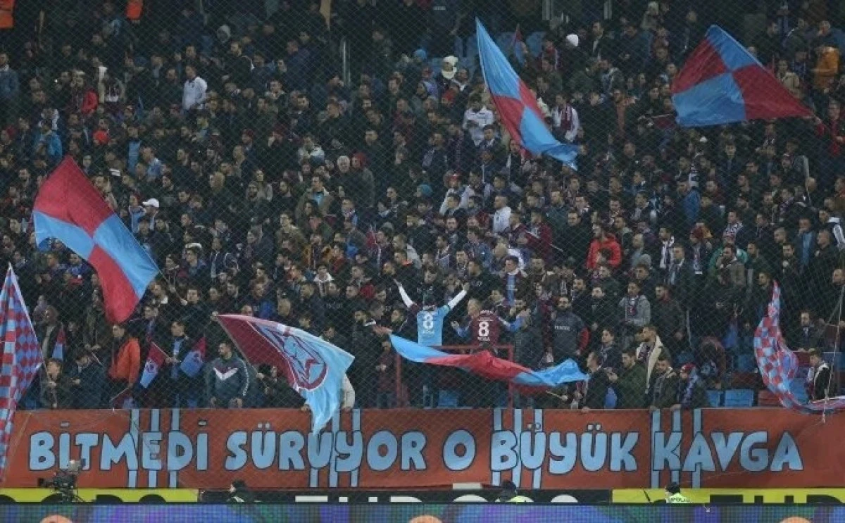Trabzonspor, Cezaya Rağmen Yıkılmadı! İşte Tribünlerde Son Durum