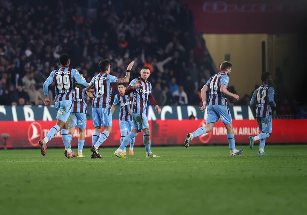 Trabzonspor Derbide İstatistiği Domine Etti: Yüze 76 Topla Oynama, 34 Şut!