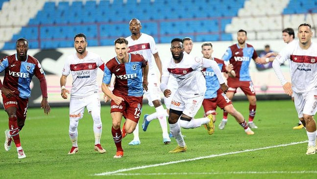 Trabzonspor, EMS Yapı Sivasspor'a 1-0 mağlup oldu