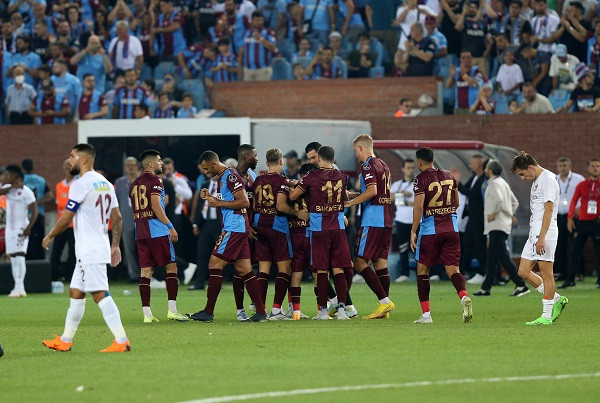 Trabzonspor Hatay'ı devirdi, 35 yıl sonra bir ilki başardı