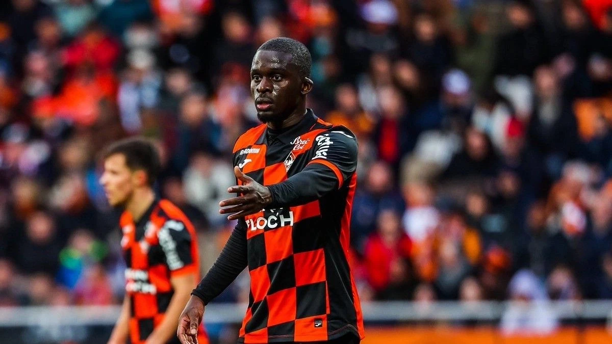Trabzonspor Hucum Hattı i&ccedil;in Bamba Dieng G&ouml;r&uuml;şmelerine Başladı!