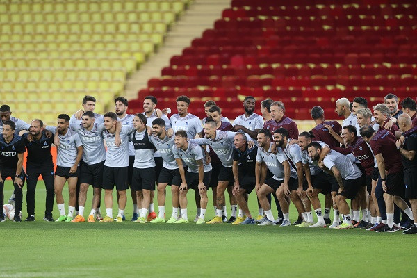 Trabzonspor ikinci Louis Stadyumu’nda son antrenmanını gerçekleştirdi