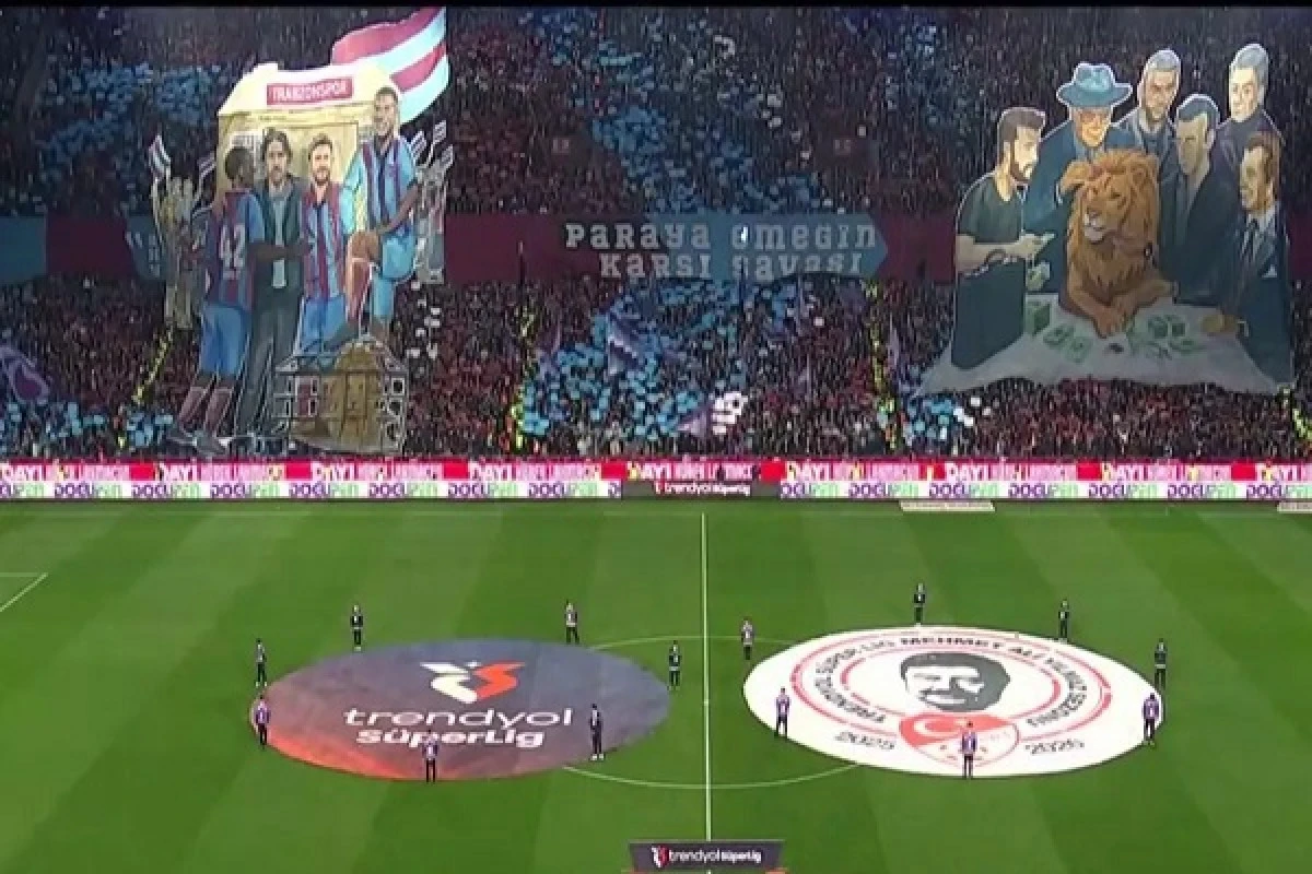Trabzonspor Trib&uuml;nlerinden Dev Şov: Paraya Karşı Emeğin Savaşı