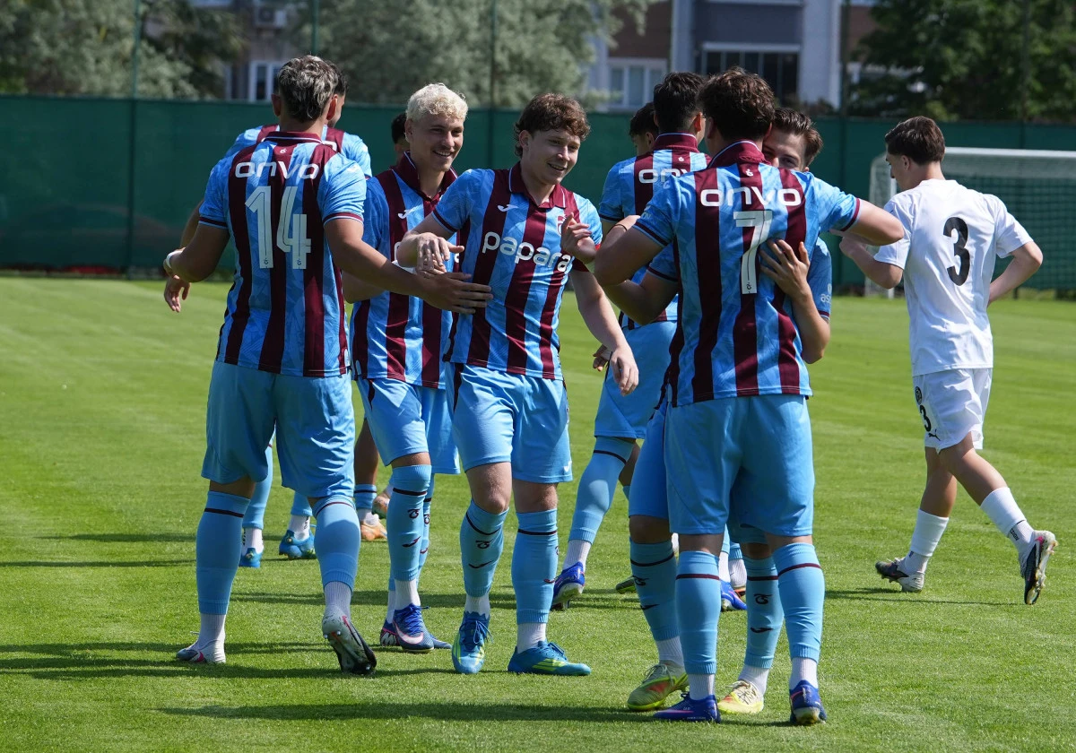 Trabzonspor U19 Gol Yağmuruyla Finalde: Şampiyonluk Kupası Alındı