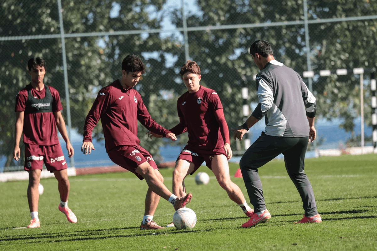 Trabzonspor U19 İstanbul Yolcusu: Galatasaray Derbisi Hazırlıkları Bitti!