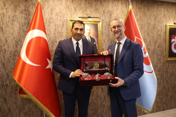 TRABZONSPOR'A UKRAYNA'DAN TEŞEKKÜR ZİYARETİ: Büyükelçi Dzhelialov'dan Anlamlı Jest