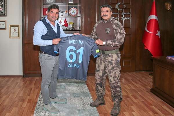 Trabzonspor Teknik Direktörü Ünal Karaman’dan Metin Alper’e ziyaret