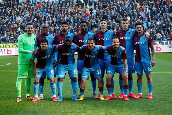 Trabzonspor'un Sivasspor'u 2-1 yenip liderlik koltuğuna oturmasını spor yazarları yorumladı