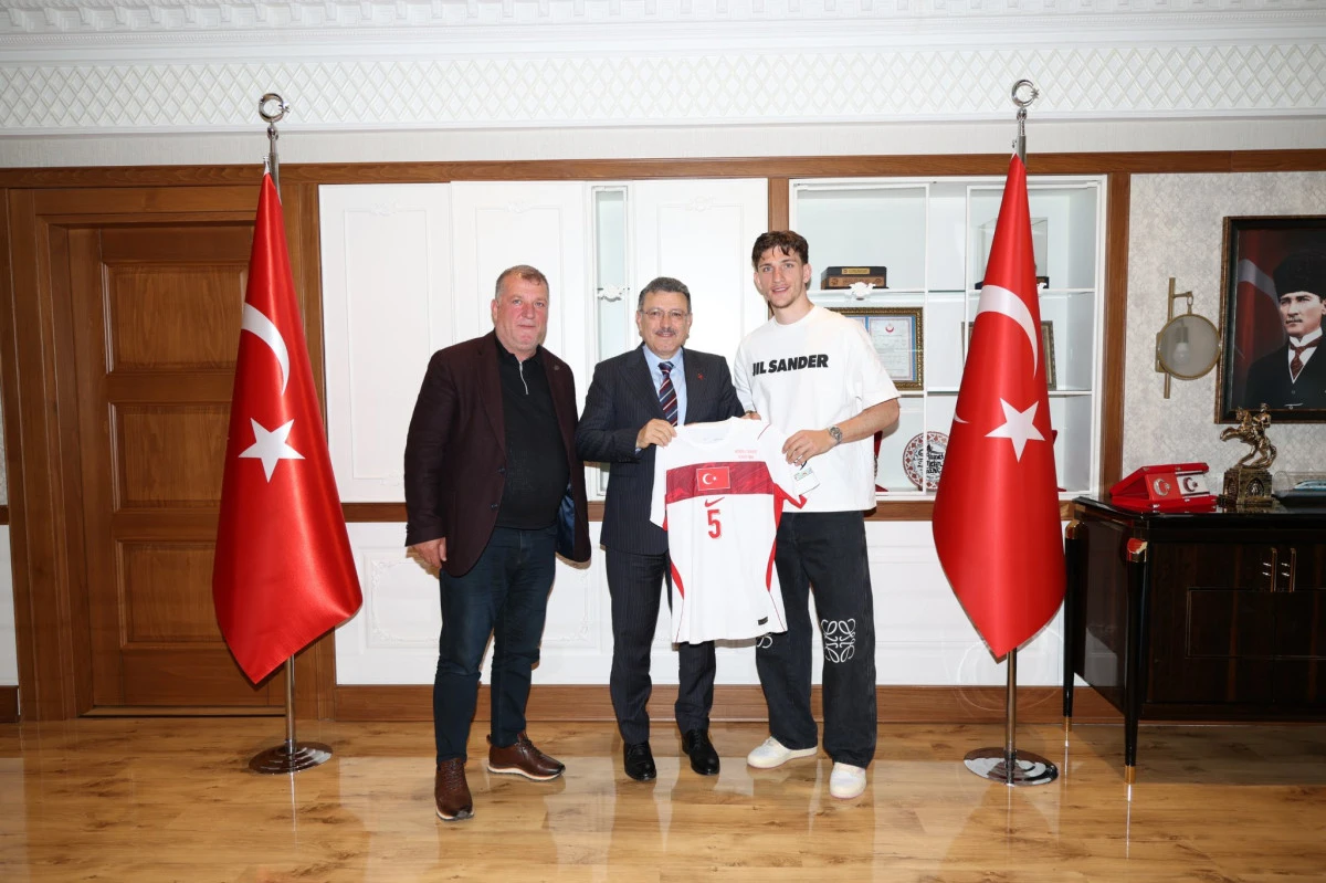 Trabzonspor'da Ahmetcan Kaplan Sesleri! Ahmet Metin Gen&ccedil; Ziyareti Heyecan Yarattı