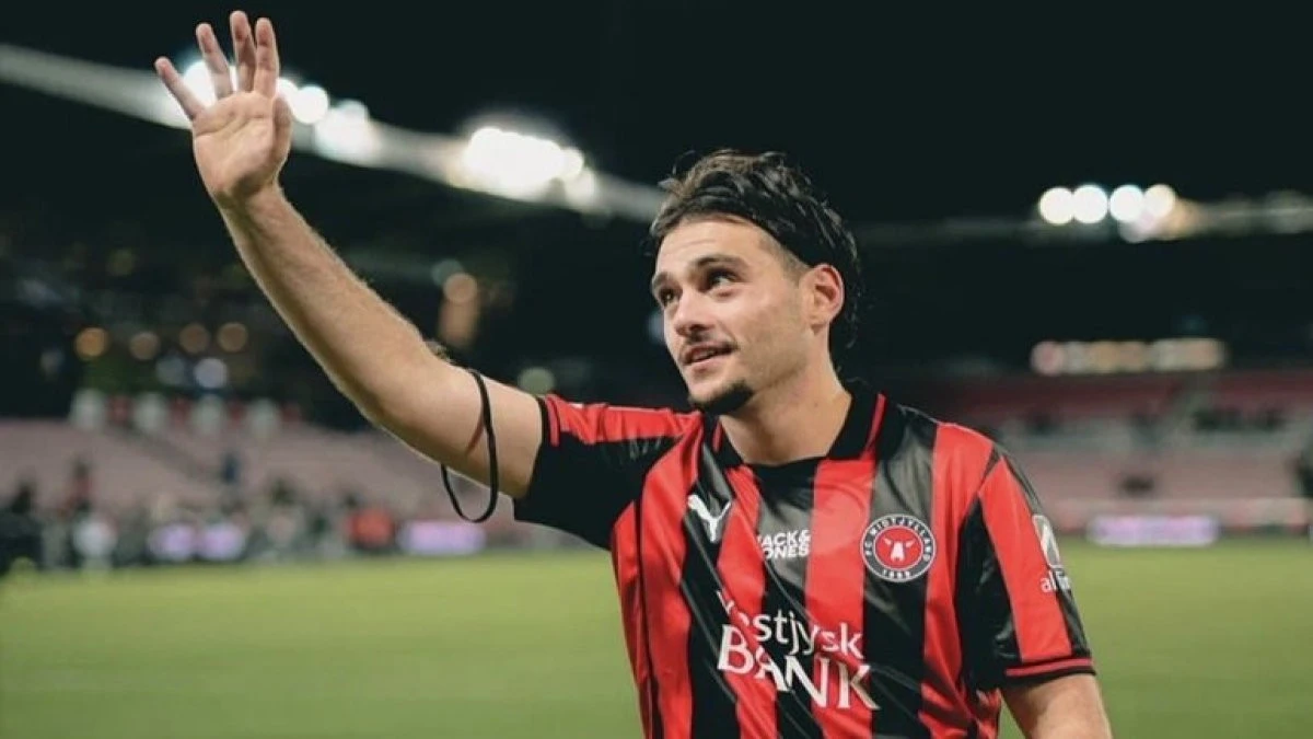 Trabzonspor&rsquo;da Aral Şimşir Harekatı! Gen&ccedil; Yıldız İ&ccedil;in Israr S&uuml;r&uuml;yor