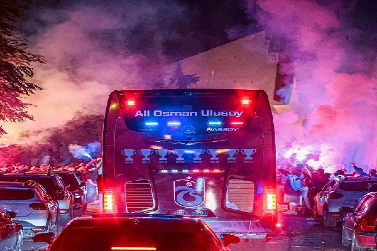Trabzonspor'da Birlik Havası Zirvede: Onuachu ve Augusto Coştu, Şehir Kenetlendi!