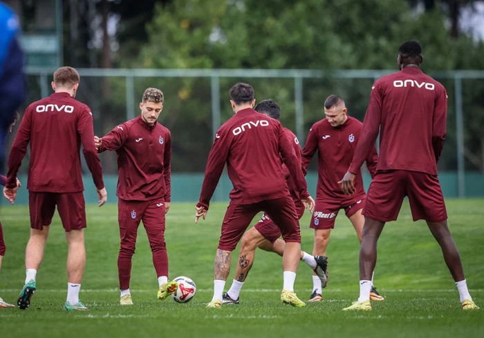 Trabzonspor'da Galatasaray Derbisi Hazırlığı: Taktik ve Pas Çalışması!