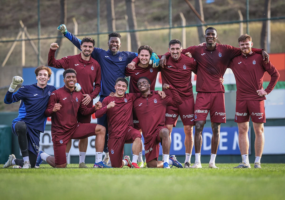 Trabzonspor'da Gaziantep Mesaisi S&uuml;r&uuml;yor: Sahada Taktik, Kenarda Doğum G&uuml;n&uuml; Kutlaması!
