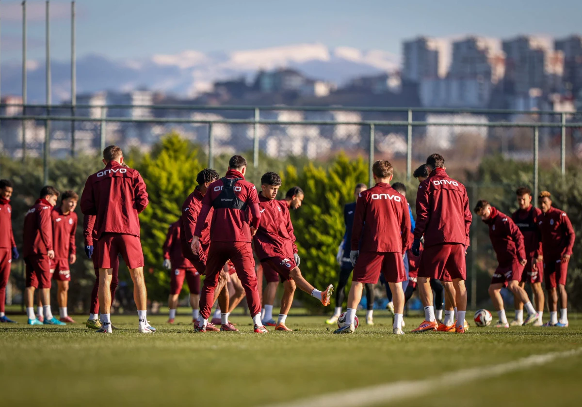 Trabzonspor'da İstanbulspor ma&ccedil;ı hazırlıkları s&uuml;r&uuml;yor: Fırtına kupaya kilitlendi