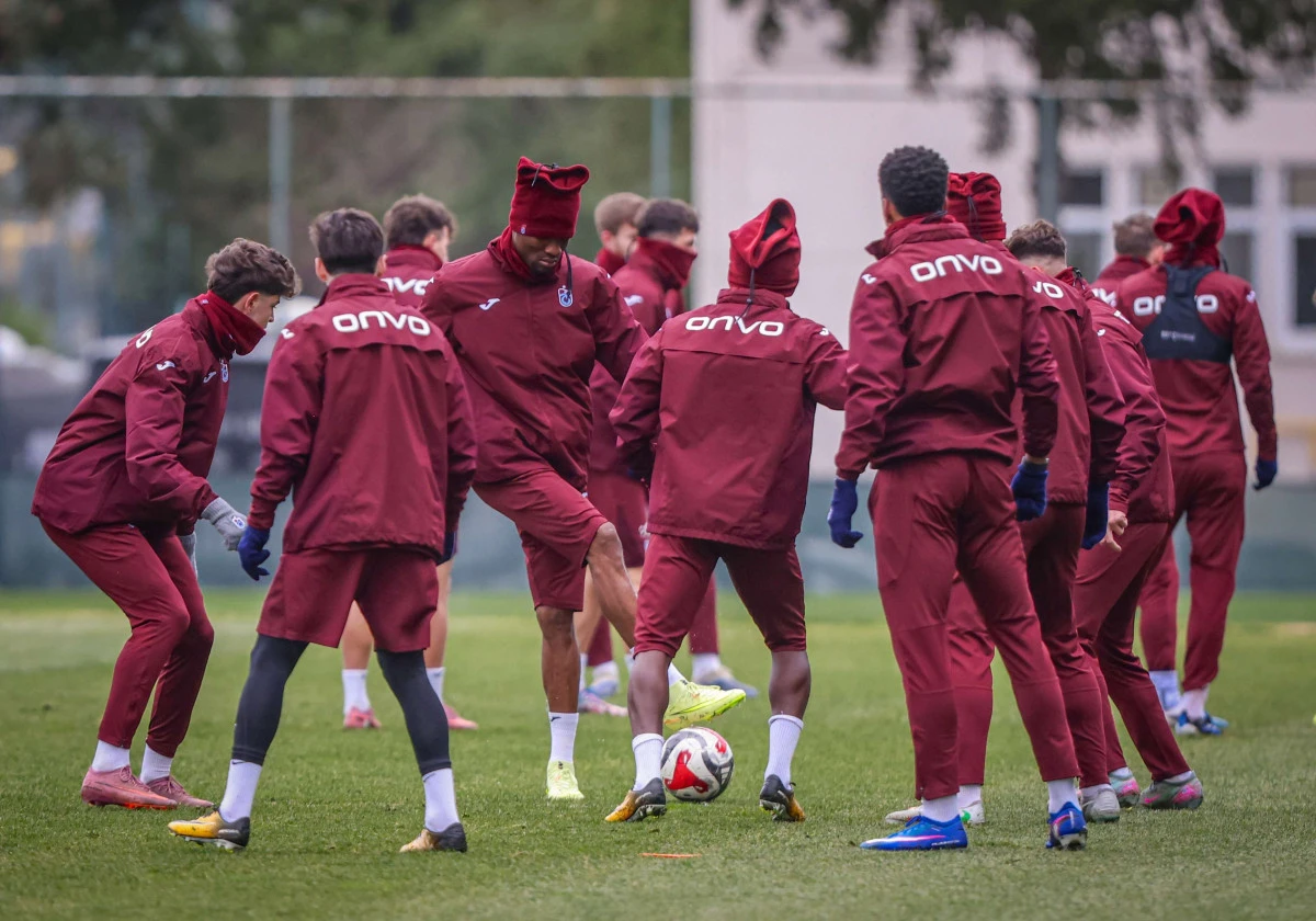 Trabzonspor&rsquo;da Kupa Mesaisi: Fatih Tekke Taktik Tahtasının Başında!