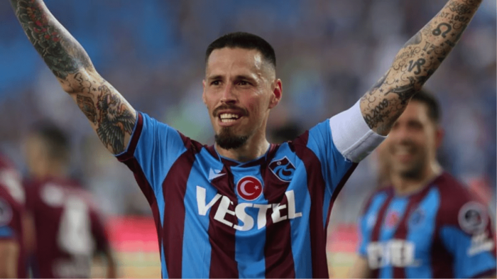Trabzonspor'da Marek Hamsik, göz yaşlarıyla taraftarlara veda etti