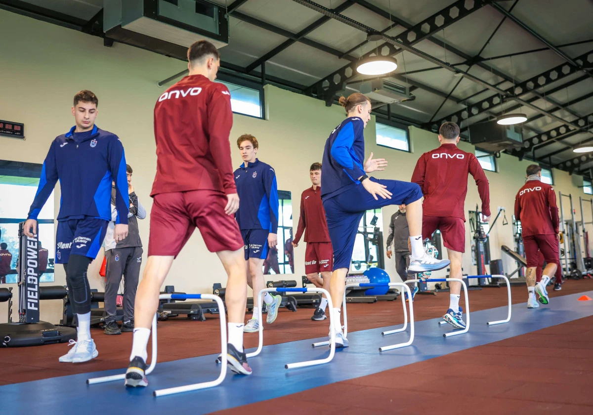 TRABZONSPOR&rsquo;DA S&Uuml;PER KUPA MESAİSİ: Hazırlıklar &Ccedil;ift İdmanla S&uuml;r&uuml;yor!