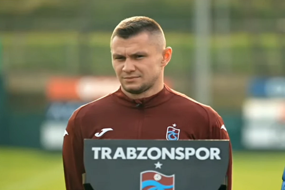 Trabzonsporlu futbolcu Oleksandr Zubkov açıklamalarda bulunuyor
