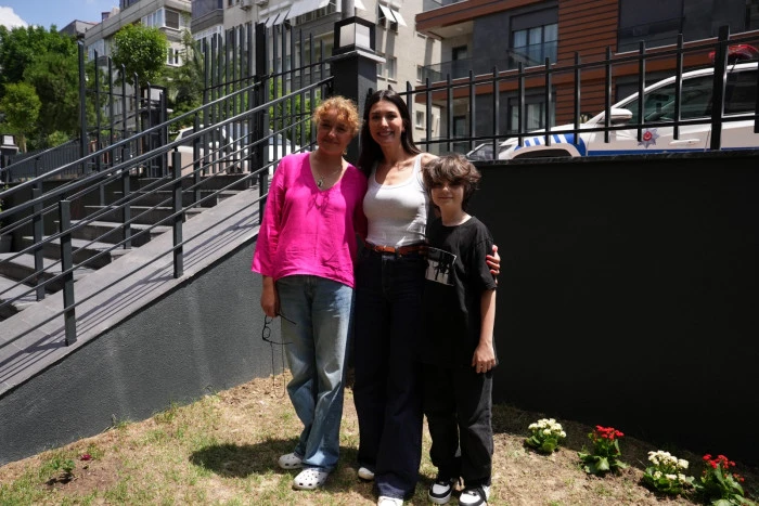 Trabzonsporlu Gözde Atasoy ve oyuncu Eymen Yücel, Minguzzi ailesini ziyaret etti