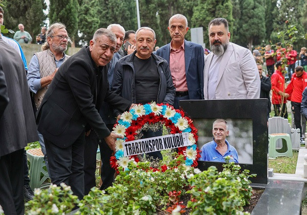 Trabzonspor'un efsane futbolcusu Kadir Özcan mezarı başında anıldı