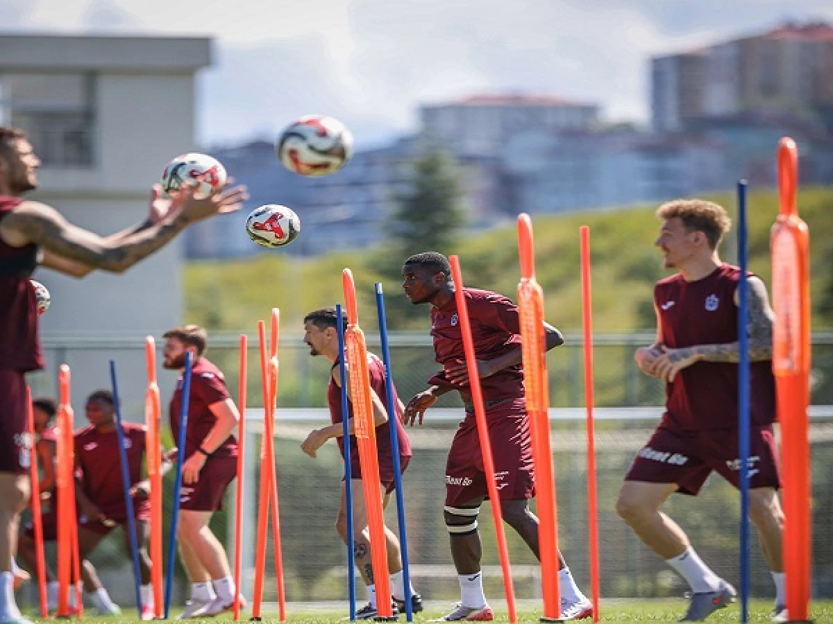 Trabzonspor’un Fenerbahçe maçı kadrosu belli oldu