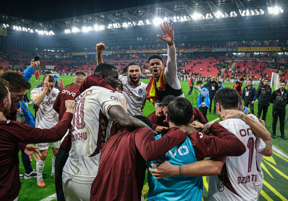 Trabzonspor'un Yenilmezlik Serisi 10 Maça Çıktı, İkinci Sıraya Yükseldi!