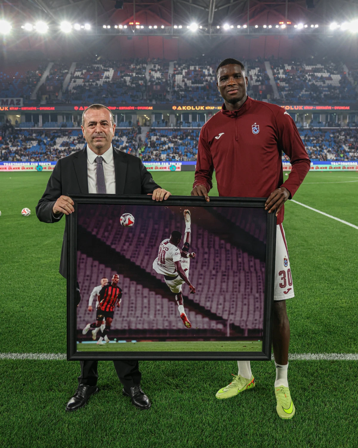 Trendyol Süper Lig'de Eylül'ün En Güzel Golü Paul Onuachu'nun! Ödülünü Başkan Yardımcısı Saral Verdi