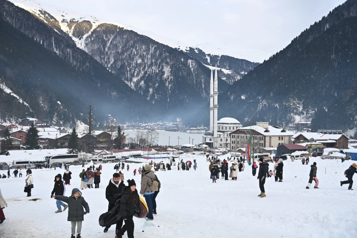 UZUNG&Ouml;L&rsquo;de Tarihi REKOR: 6 Bin 161 Kişiyle HORON Halkası Kuruldu!