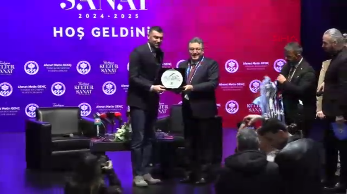 Burak Yılmaz Trabzon'da soruları yanıtladı